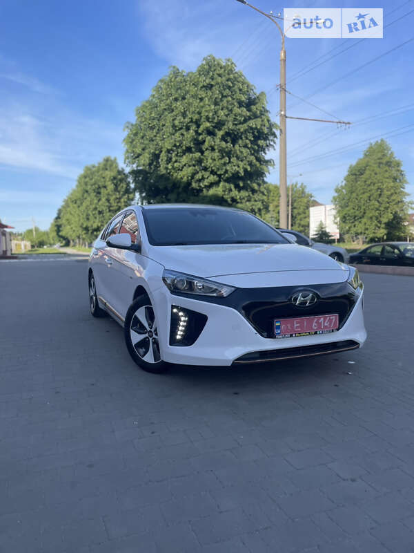 Лифтбек Hyundai Ioniq Electric 2018 в Луцке