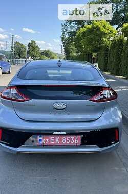 Ліфтбек Hyundai Ioniq Electric 2018 в Чернівцях