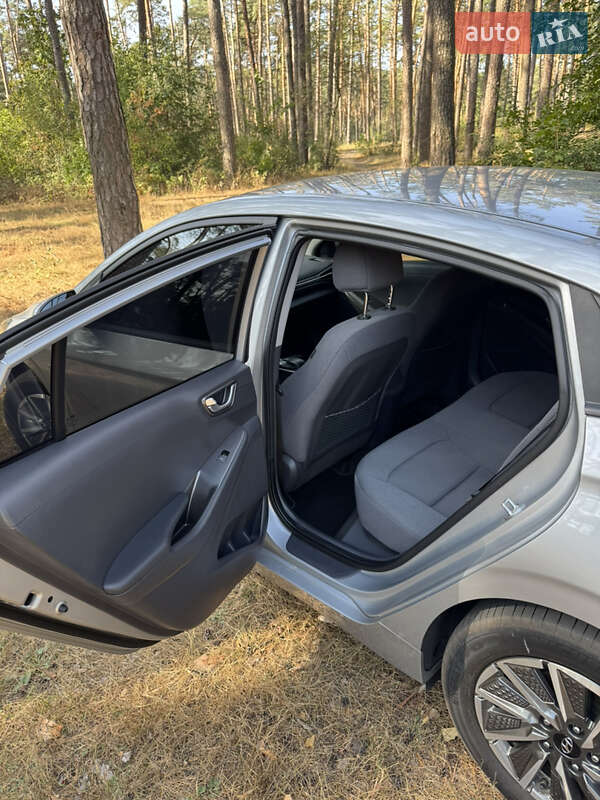 Лифтбек Hyundai Ioniq Electric 2020 в Чернигове