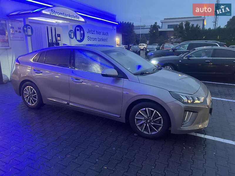 Лифтбек Hyundai Ioniq Electric 2019 в Виноградове фото 2 Лифтбек Hyundai Ioniq Electric 2019 в Виноградове
