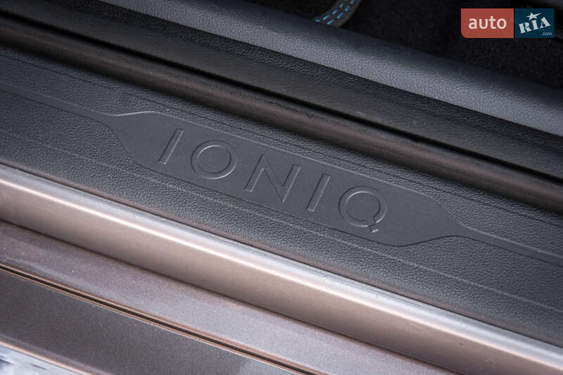 Лифтбек Hyundai Ioniq Electric 2021 в Житомире