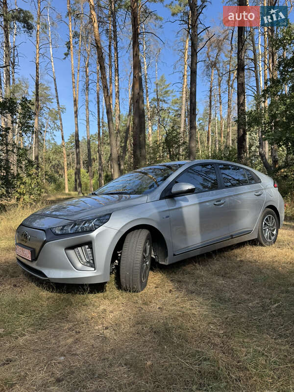 Лифтбек Hyundai Ioniq Electric 2020 в Чернигове
