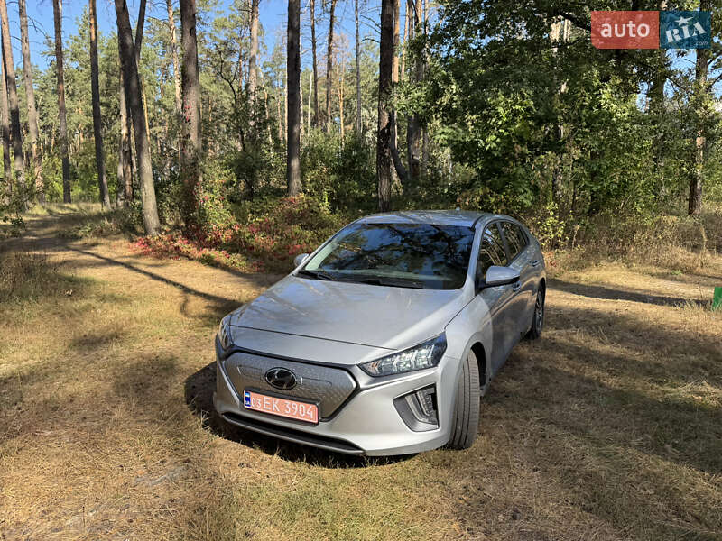 Лифтбек Hyundai Ioniq Electric 2020 в Чернигове
