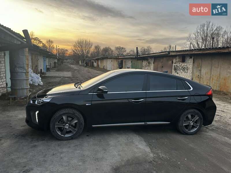 Лифтбек Hyundai Ioniq Electric 2017 в Шостке фото 14 Лифтбек Hyundai Ioniq Electric 2017 в Шостке