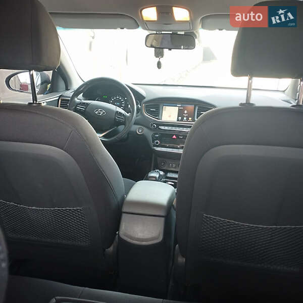 Лифтбек Hyundai Ioniq Electric 2019 в Киеве