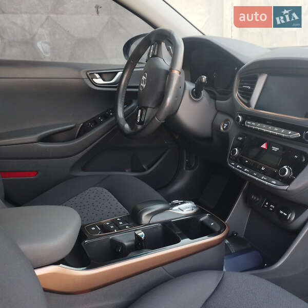Лифтбек Hyundai Ioniq Electric 2019 в Киеве