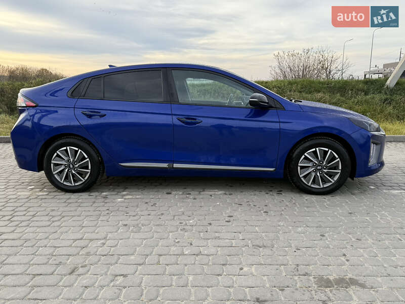 Ліфтбек Hyundai Ioniq Electric 2020 в Львові