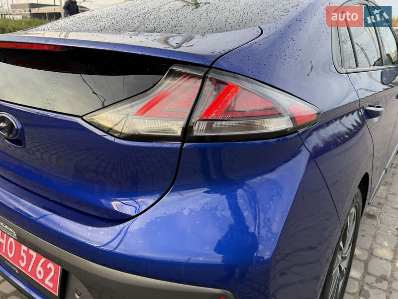 Ліфтбек Hyundai Ioniq Electric 2020 в Львові