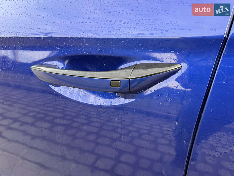 Ліфтбек Hyundai Ioniq Electric 2020 в Львові