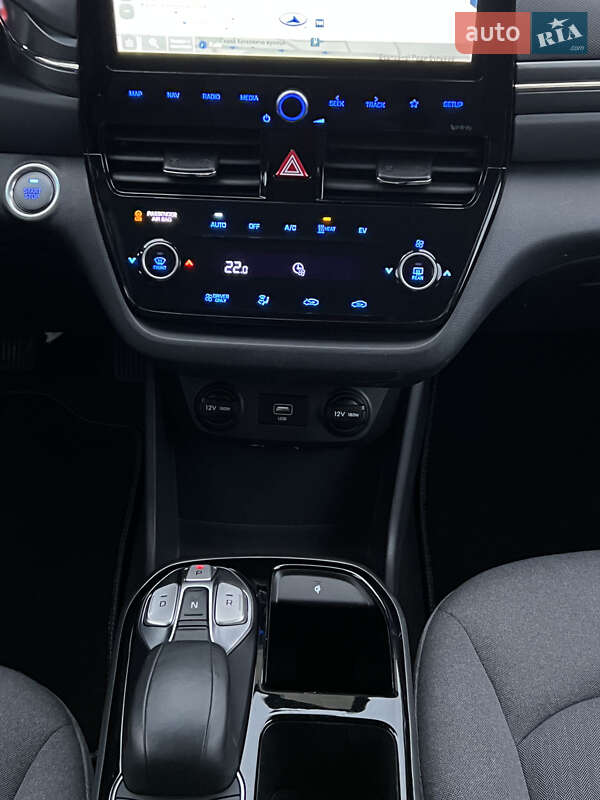 Лифтбек Hyundai Ioniq Electric 2019 в Киеве