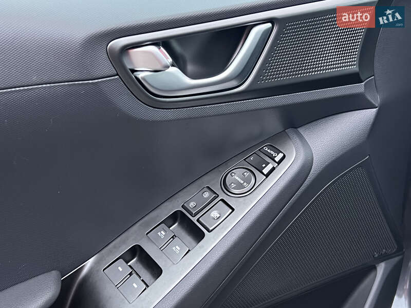 Лифтбек Hyundai Ioniq Electric 2019 в Киеве