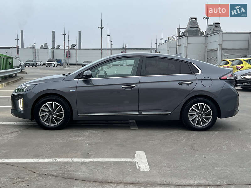 Лифтбек Hyundai Ioniq Electric 2019 в Киеве
