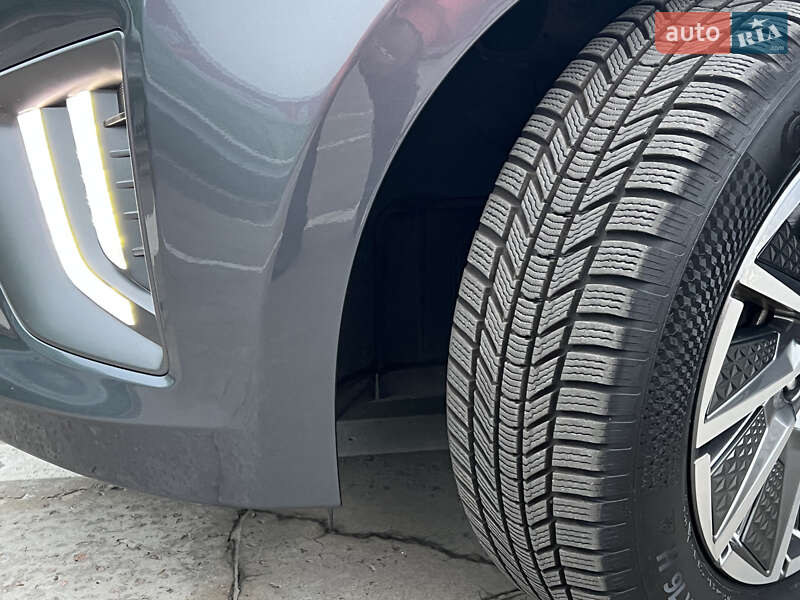 Лифтбек Hyundai Ioniq Electric 2019 в Киеве