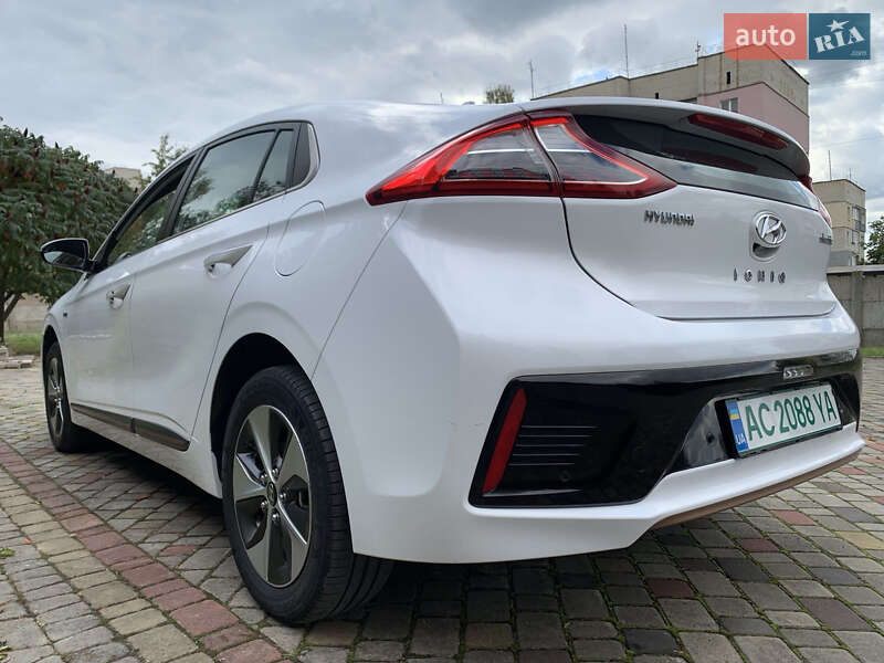 Лифтбек Hyundai Ioniq Electric 2018 в Нововолынске