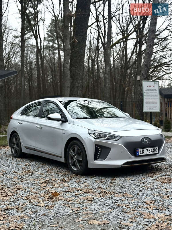 Лифтбек Hyundai Ioniq Electric 2017 в Бродах фото 2 Лифтбек Hyundai Ioniq Electric 2017 в Бродах