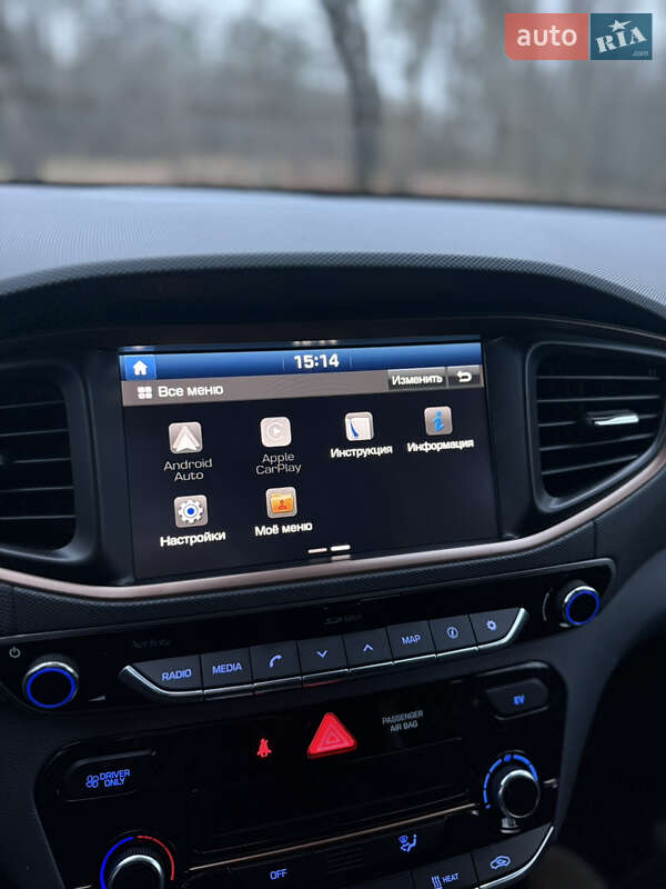 Лифтбек Hyundai Ioniq Electric 2017 в Бродах фото 47 Лифтбек Hyundai Ioniq Electric 2017 в Бродах