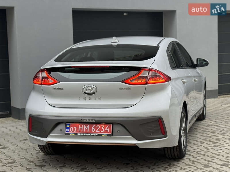 Лифтбек Hyundai Ioniq Electric 2017 в Тернополе фото 25 Лифтбек Hyundai Ioniq Electric 2017 в Тернополе