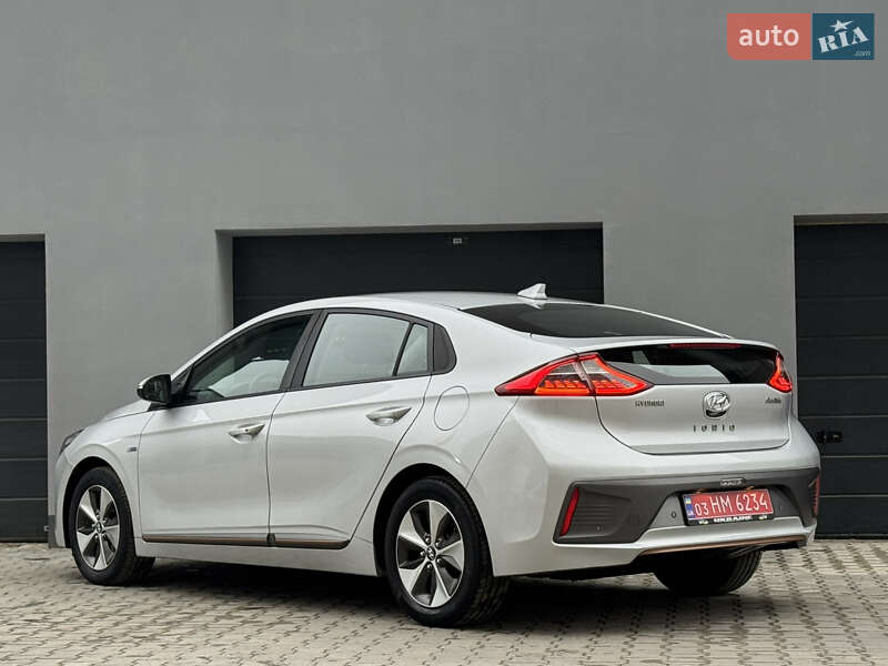Лифтбек Hyundai Ioniq Electric 2017 в Тернополе фото 34 Лифтбек Hyundai Ioniq Electric 2017 в Тернополе