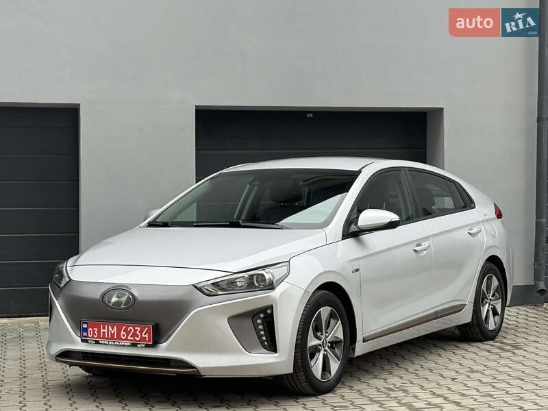 Лифтбек Hyundai Ioniq Electric 2017 в Тернополе фото 37 Лифтбек Hyundai Ioniq Electric 2017 в Тернополе