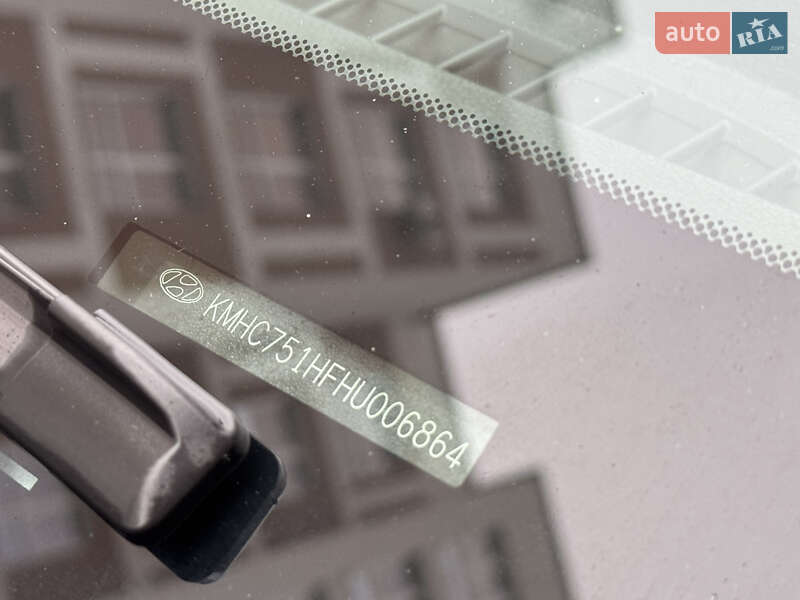 Лифтбек Hyundai Ioniq Electric 2017 в Тернополе фото 41 Лифтбек Hyundai Ioniq Electric 2017 в Тернополе