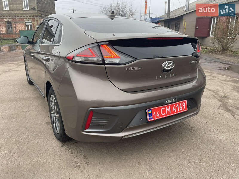 Лифтбек Hyundai Ioniq Electric 2021 в Бахмаче