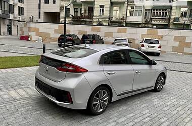 Хетчбек Hyundai Ioniq 2017 в Києві