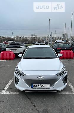 Лифтбек Hyundai Ioniq 2017 в Киеве