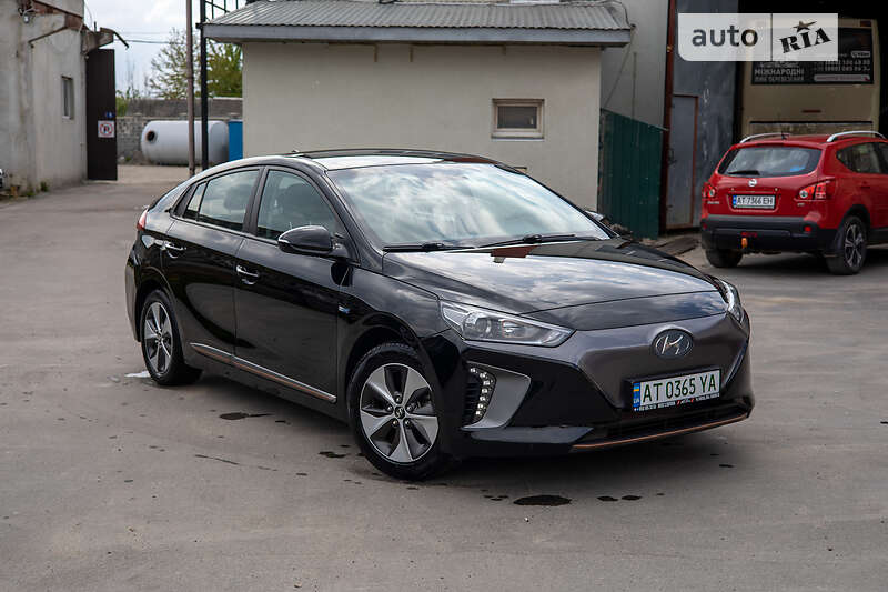 Лифтбек Hyundai Ioniq 2017 в 