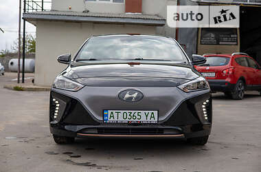 Лифтбек Hyundai Ioniq 2017 в 