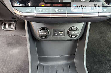 Лифтбек Hyundai Ioniq 2017 в 