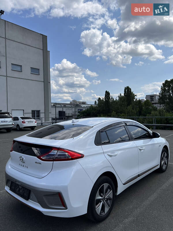 Хетчбек Hyundai Ioniq 2019 в Києві