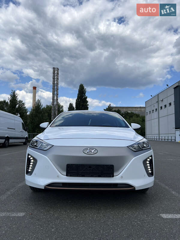 Хетчбек Hyundai Ioniq 2019 в Києві