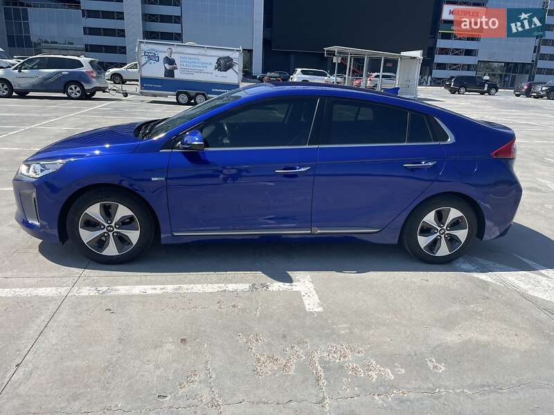Хэтчбек Hyundai Ioniq 2019 в Киеве