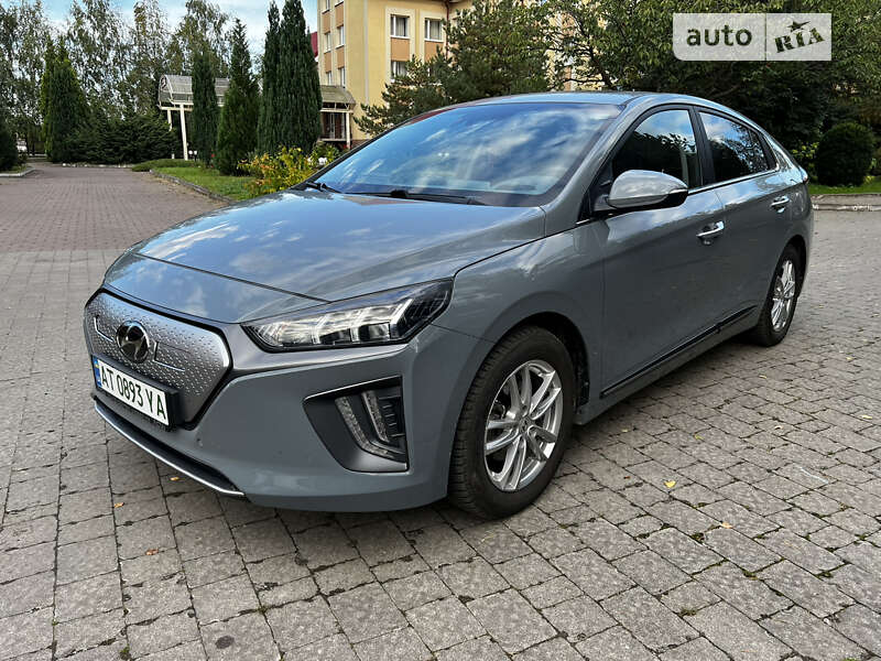 Ліфтбек Hyundai Ioniq 2021 в 