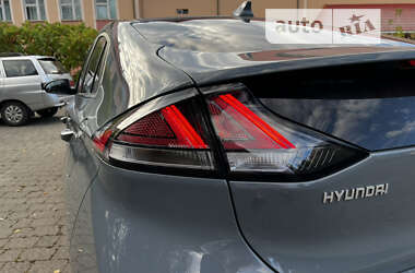 Ліфтбек Hyundai Ioniq 2021 в 