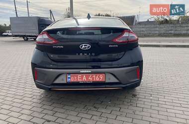 Хетчбек Hyundai Ioniq 2017 в 