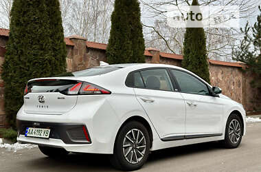 Лифтбек Hyundai Ioniq 2021 в 