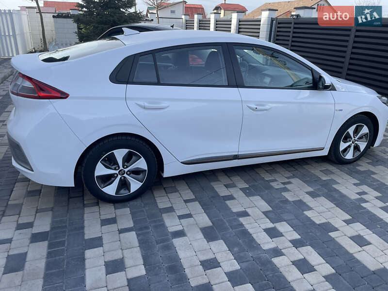 Хетчбек Hyundai Ioniq 2017 в Одесі