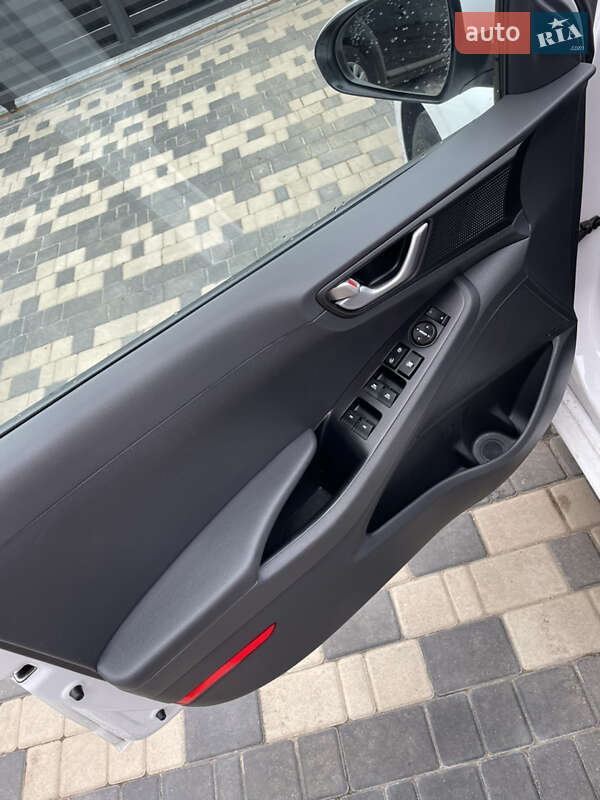 Хетчбек Hyundai Ioniq 2017 в Одесі