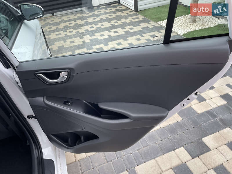 Хетчбек Hyundai Ioniq 2017 в Одесі