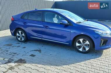 Хэтчбек Hyundai Ioniq 2018 в 