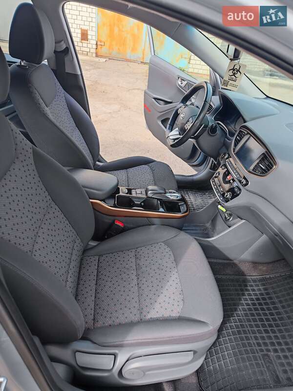 Хэтчбек Hyundai Ioniq 2017 в Днепре