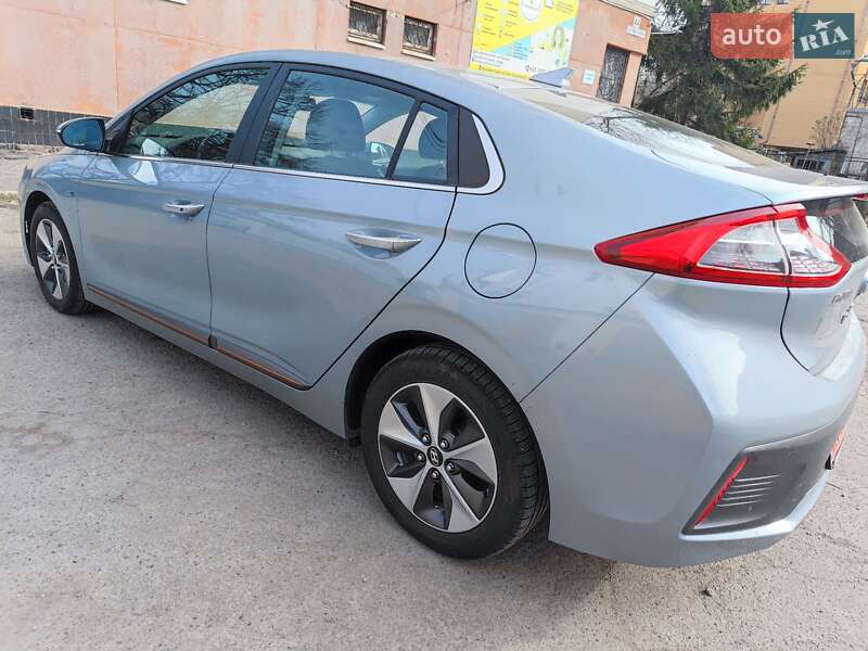Хэтчбек Hyundai Ioniq 2017 в Днепре