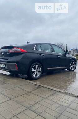 Хэтчбек Hyundai Ioniq 2017 в Вараше