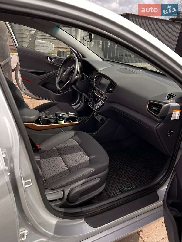 Хетчбек Hyundai Ioniq 2018 в Бродах