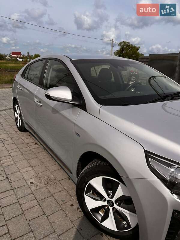 Хетчбек Hyundai Ioniq 2018 в Бродах