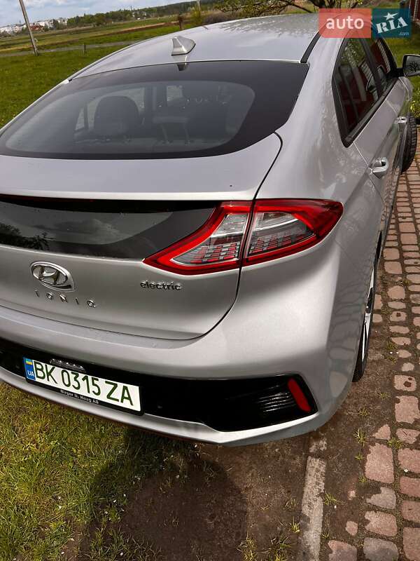 Хетчбек Hyundai Ioniq 2018 в Бродах