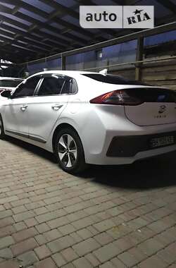 Хэтчбек Hyundai Ioniq 2016 в Черноморске