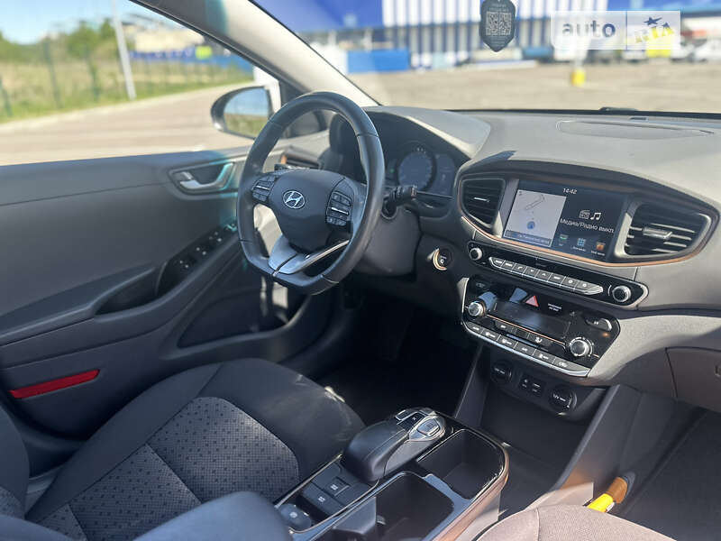 Хэтчбек Hyundai Ioniq 2018 в Ровно