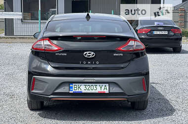 Хэтчбек Hyundai Ioniq 2017 в Ровно